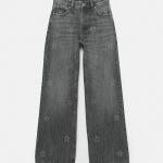Straight-leg jeans stars